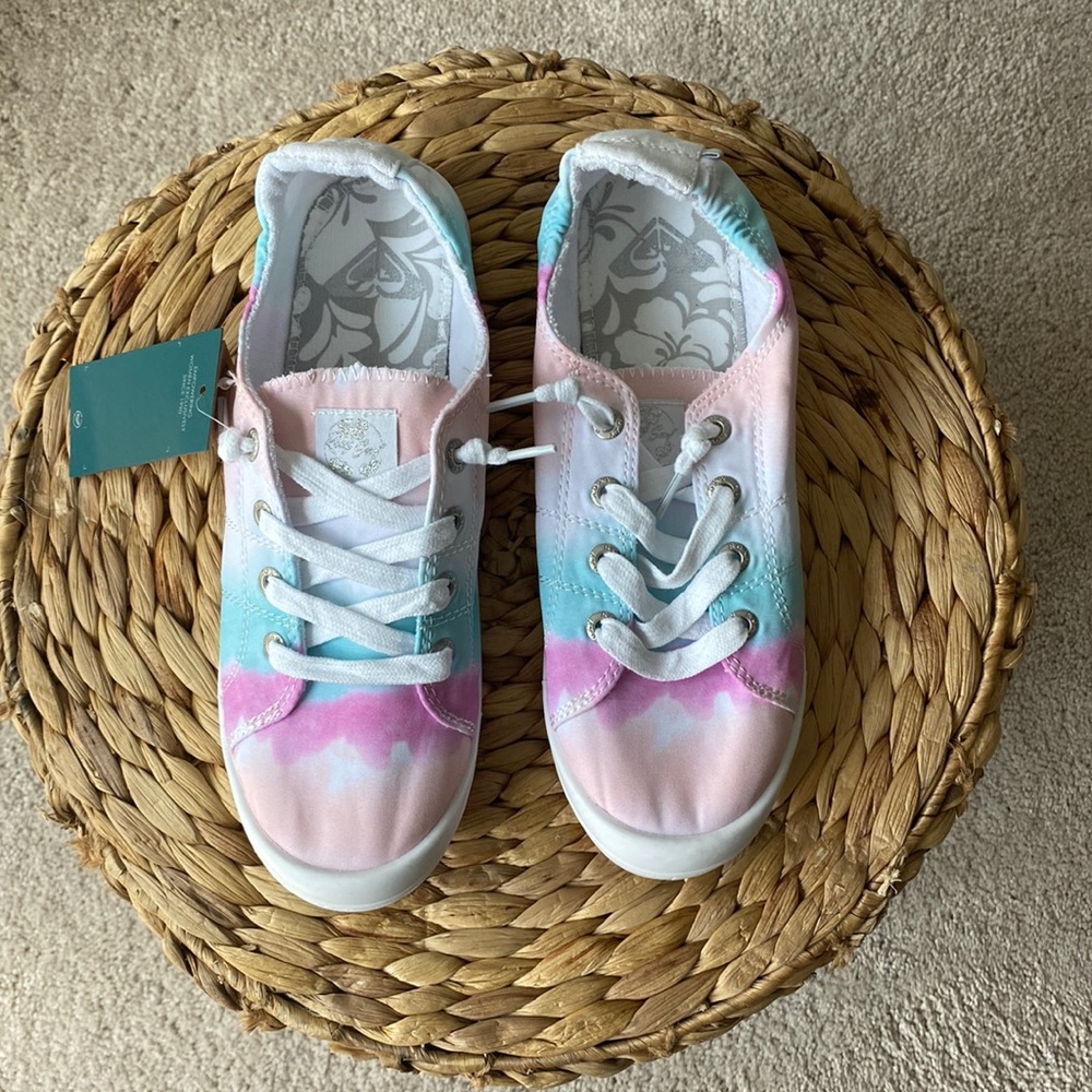 NWT Roxy Bayshore Size 8 Slip On Tie Dye Shoes
